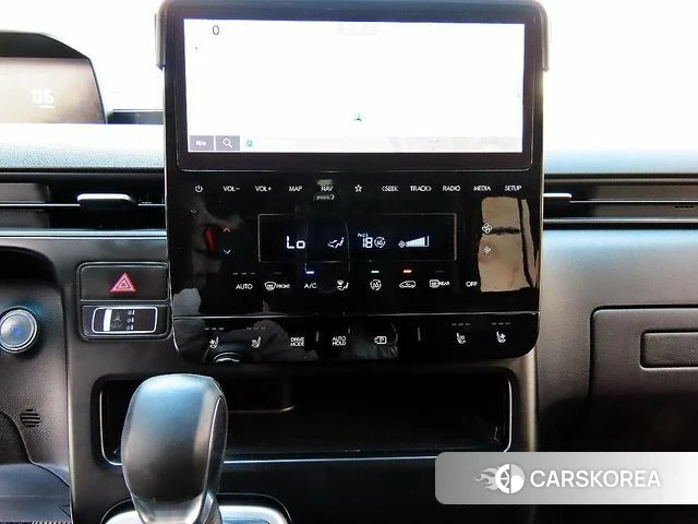 Hyundai Staria 2023 Белый из Кореи, фото 3