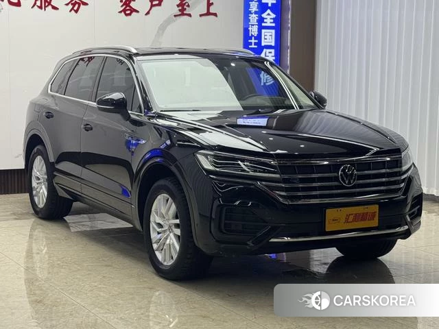 Volkswagen Touareg 2022 Черный из Китая, фото 3