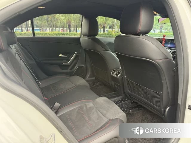 Mercedes-Benz Class A 2025 Белый из Китая, фото 3