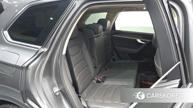 Volkswagen Touareg 3rd generation 2020 Серый из Кореи, фото 3