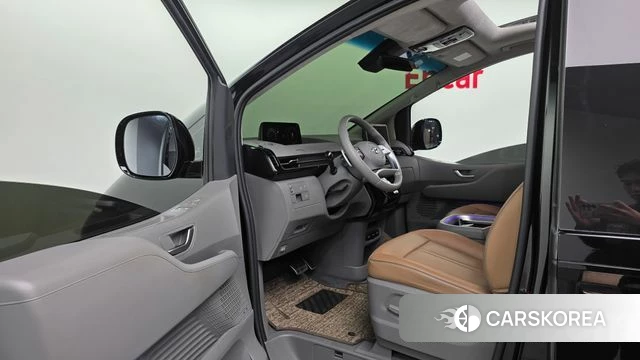 Hyundai Staria 2021 Черный из Кореи, фото 3