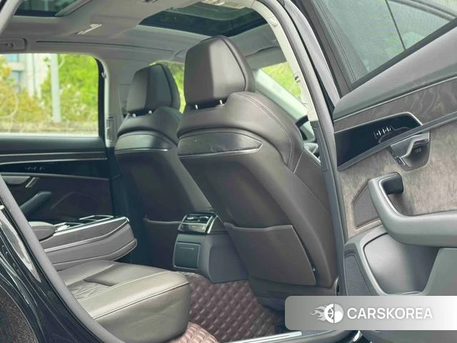 Audi A8 2021 Черный из Китая, фото 3