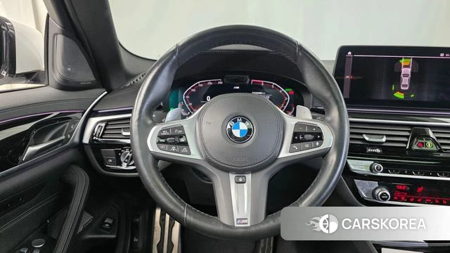 BMW 5 Series (G30) 2022 Белый из Кореи, фото 3