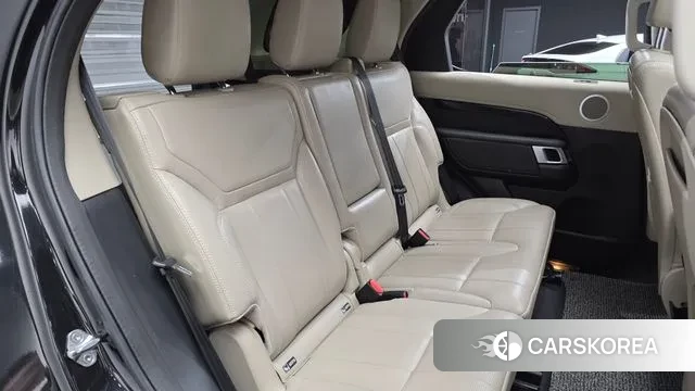 Land Rover Discovery 5 2018 Черный из Кореи, фото 3
