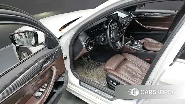 BMW 5 Series (G30) 2019 Белый из Кореи, фото 3