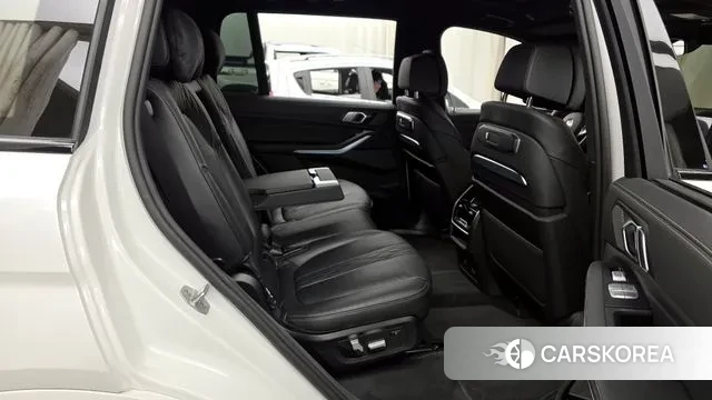 BMW X7 (G07) 2025 Белый из Кореи, фото 3