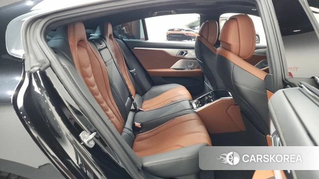 BMW 8 Series (G15) 2022 Черный из Кореи, фото 3