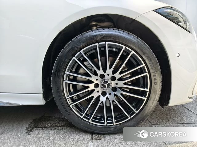 Mercedes-Benz Class C 2025 Белый из Китая, фото 3
