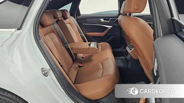 Audi A6 (C8) 2021 Белый из Кореи, фото 3