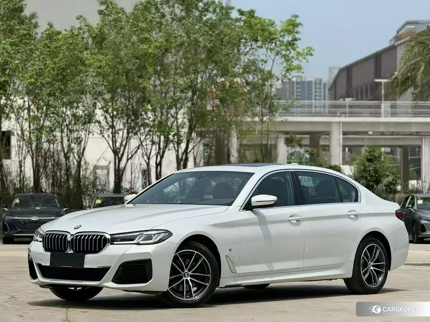 BMW 5 series 2024 Белый из Китая, фото 3