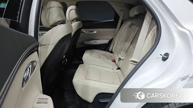 Genesis GV70 2022 Белый из Кореи, фото 3