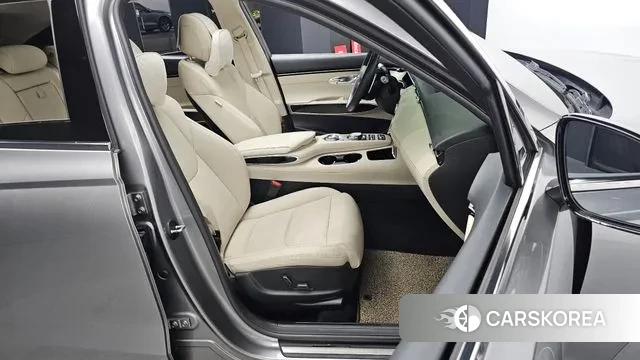 Genesis GV70 2021 Серебристо-серый из Кореи, фото 3