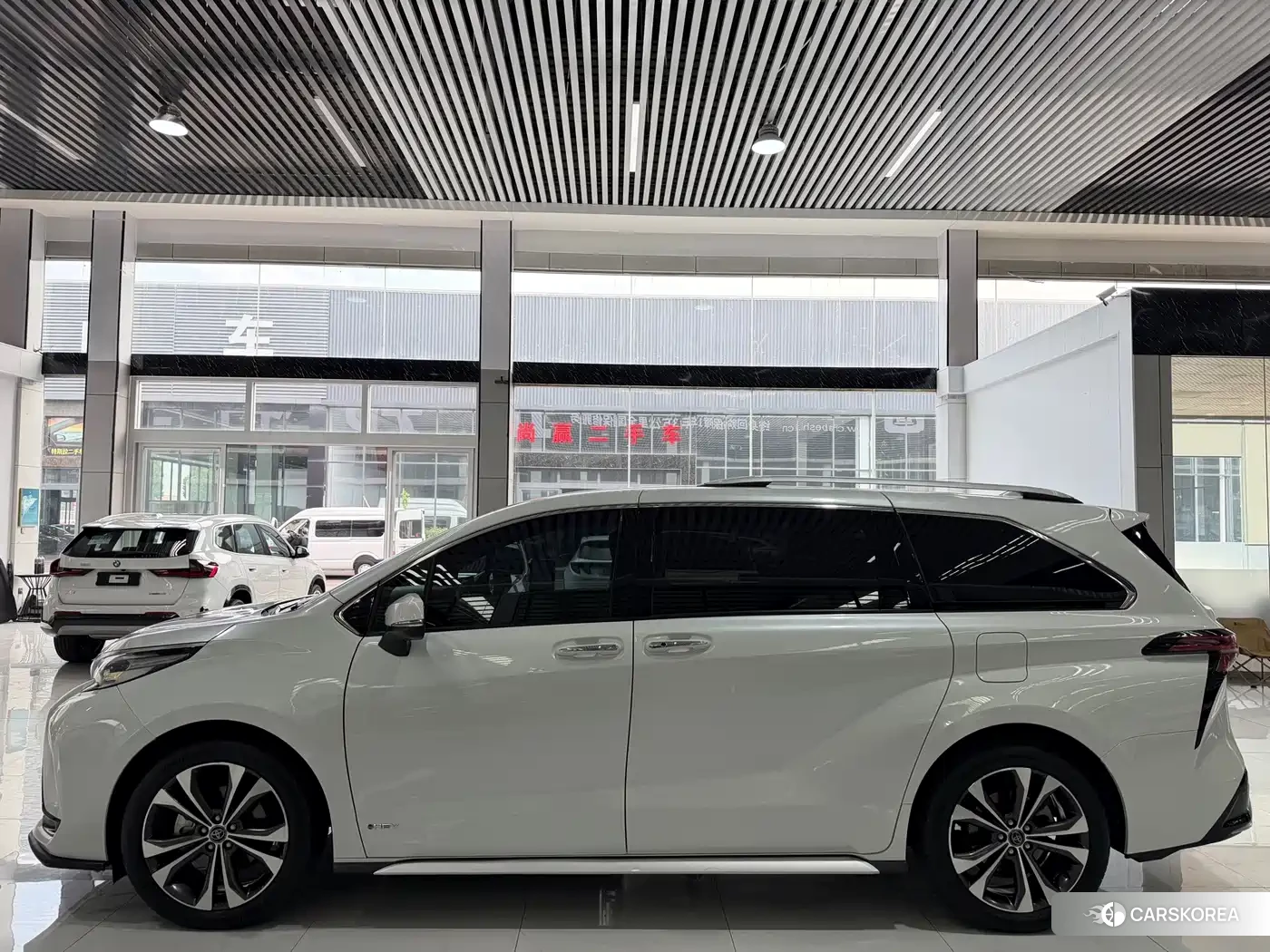 Toyota Granvia 2025 Белый из Китая, фото 4
