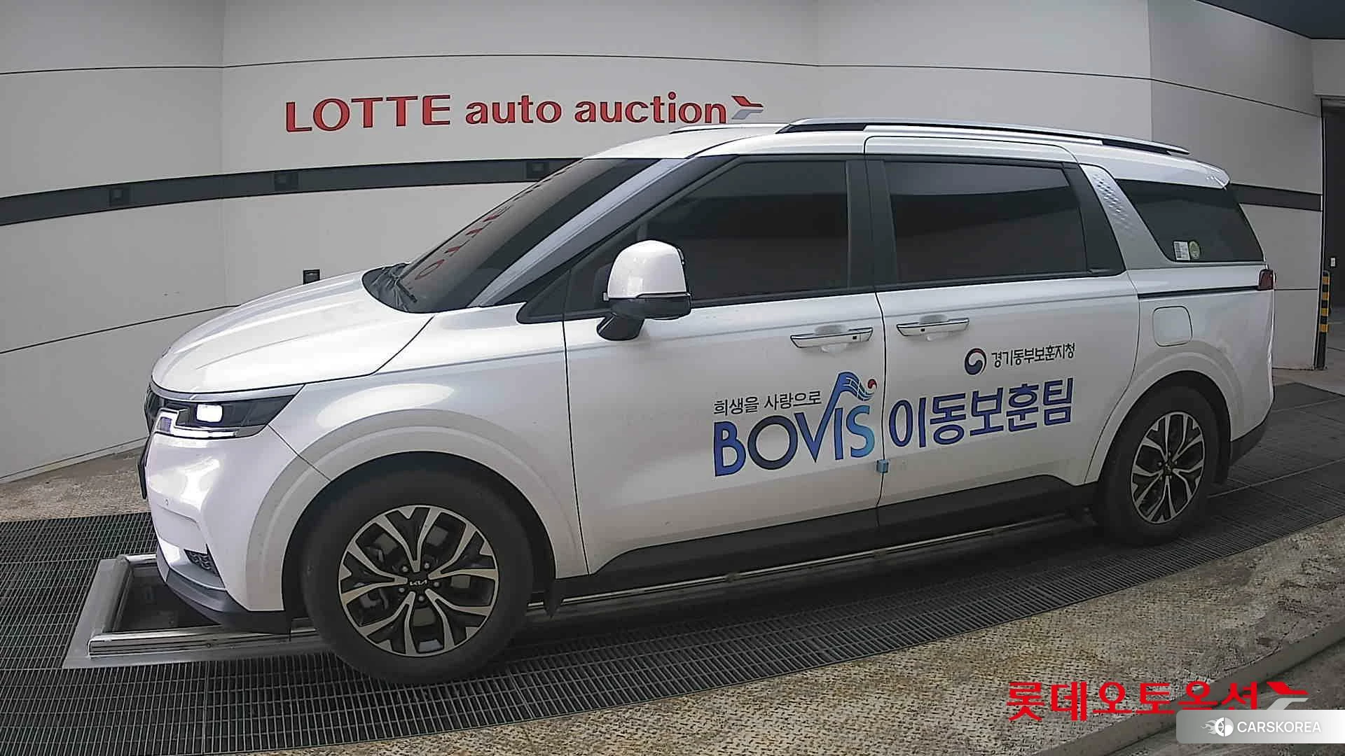 Kia Carnival 2023 Белый из Кореи, фото 3