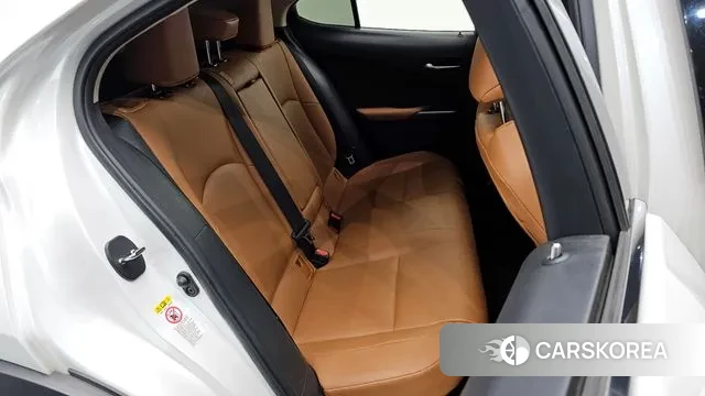 Lexus UX250h 2019 Белый из Кореи, фото 3