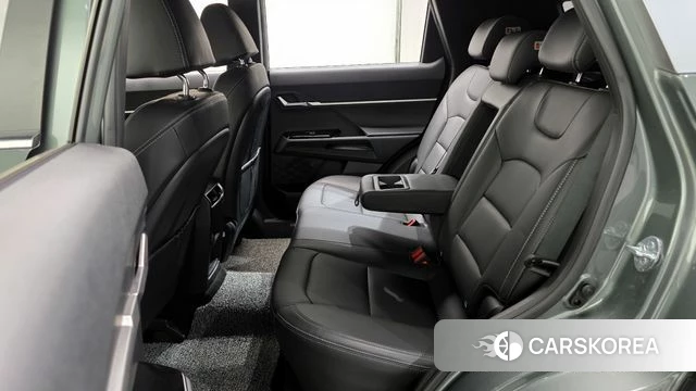 Ssangyong Torres 2023 Темно-зеленый из Кореи, фото 3