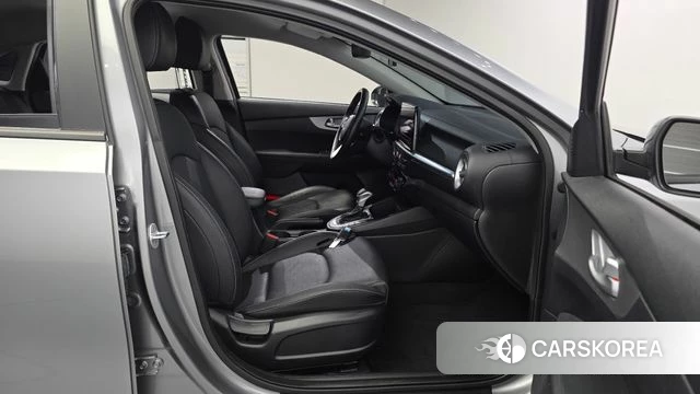 Kia The New K3 2nd generation 2022 Серебряный из Кореи, фото 3