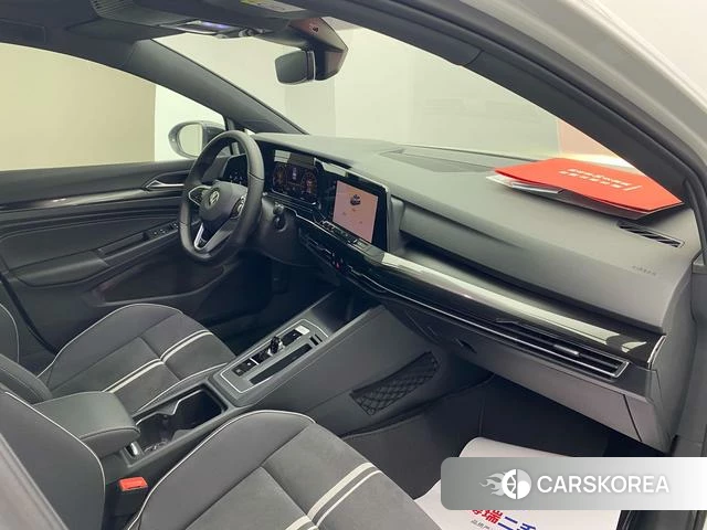 Volkswagen Golf 2022 Белый из Китая, фото 3