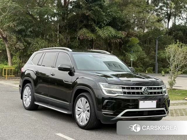 Volkswagen Tourang 2023 Черный из Китая, фото 3