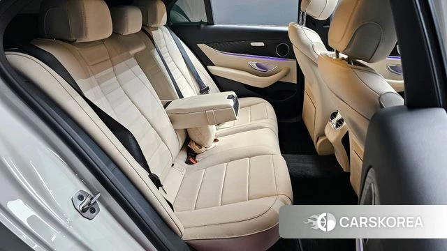 Mercedes-Benz E-Class W213 2022 Белый из Кореи, фото 3