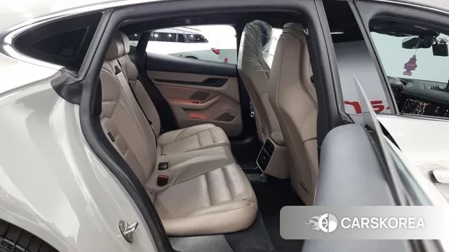 Porsche Taycan id 3075724 из Кореи 3