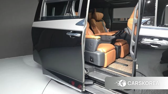 Toyota Alphard 4th Generation 2025 Черный из Кореи, фото 3