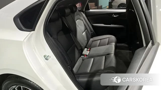 Kia The New K3 2nd generation 2022 Белый из Кореи, фото 3