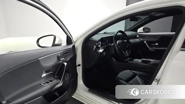 Mercedes-Benz A-Class W177 2020 Белый из Кореи, фото 3