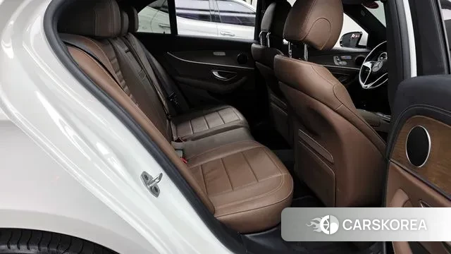 Mercedes-Benz E-Class W213 2021 Белый из Кореи, фото 3