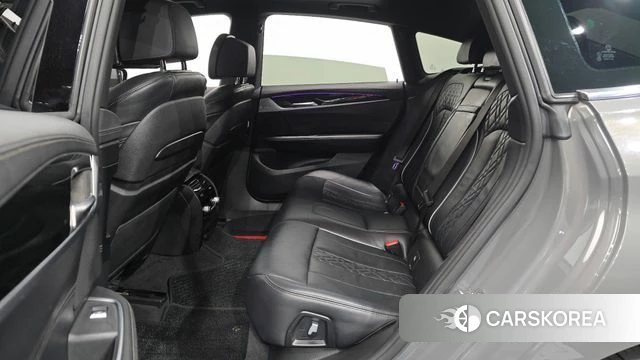 BMW 6 Series GT (G32) 2021 Серебристо-серый из Кореи, фото 3