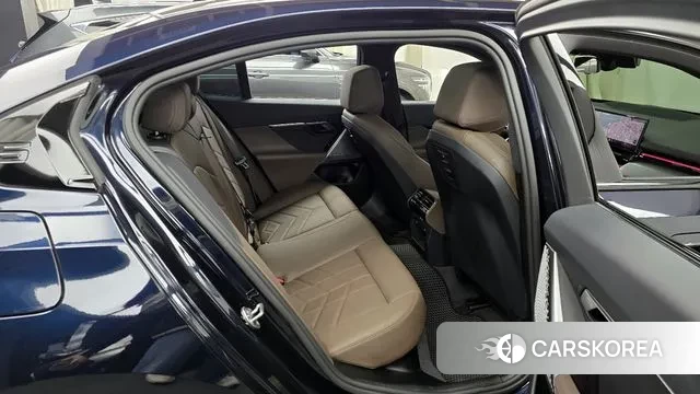 BMW 5 Series (G60) 2024 Синий из Кореи, фото 3