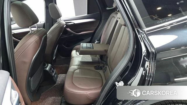 BMW X1 (F48) 2021 Черный из Кореи, фото 3