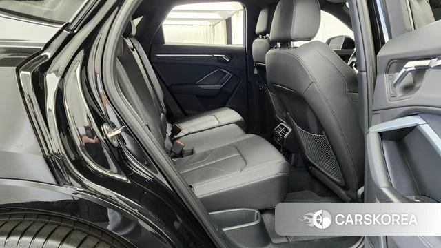 Audi Q3 (F3) 2025 Черный из Кореи, фото 3