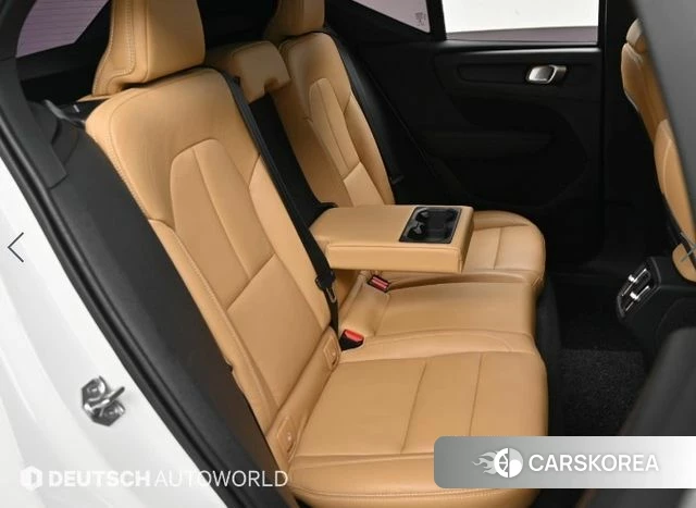 Volvo XC40 2021 Белый из Кореи, фото 3