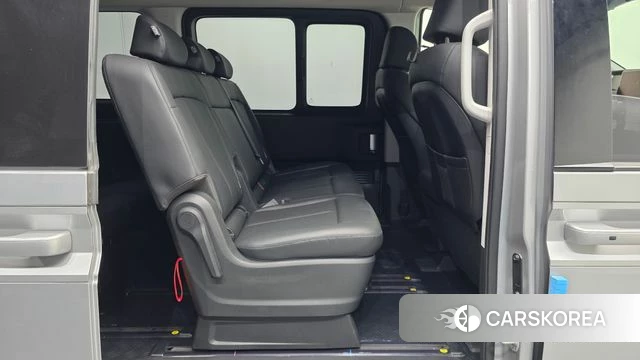 Hyundai Staria 2023 Серебряный из Кореи, фото 3