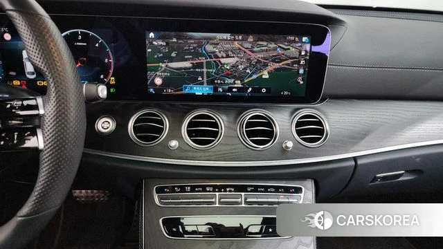 Mercedes-Benz E-Class W213 2022 Белый из Кореи, фото 3