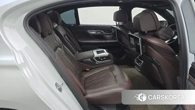 BMW 7 Series (G11) 2021 Белый из Кореи, фото 3