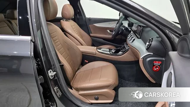 Mercedes-Benz E-Class W213 2021 Серый из Кореи, фото 3