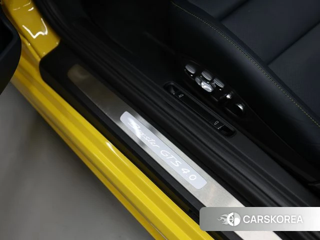 Porsche 718 Boxster 2021 Желтый из Кореи, фото 3