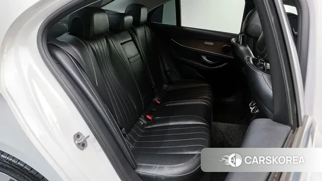 Mercedes-Benz E-Class W213 2019 Белый из Кореи, фото 3