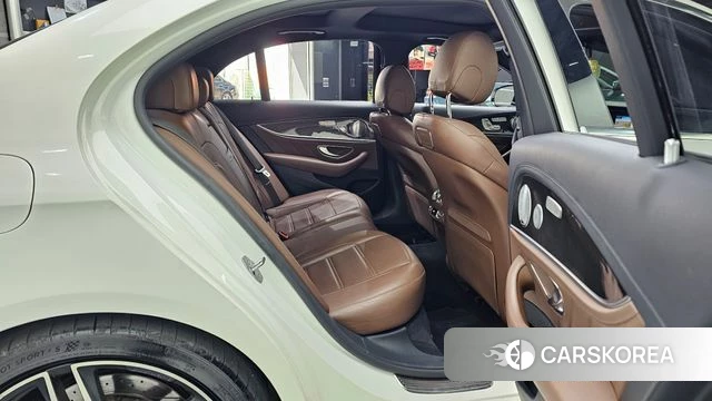 Mercedes-Benz E-Class W213 2018 Белый из Кореи, фото 3