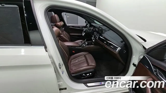 BMW 5 Series (G30) 2018 Белый из Кореи, фото 3