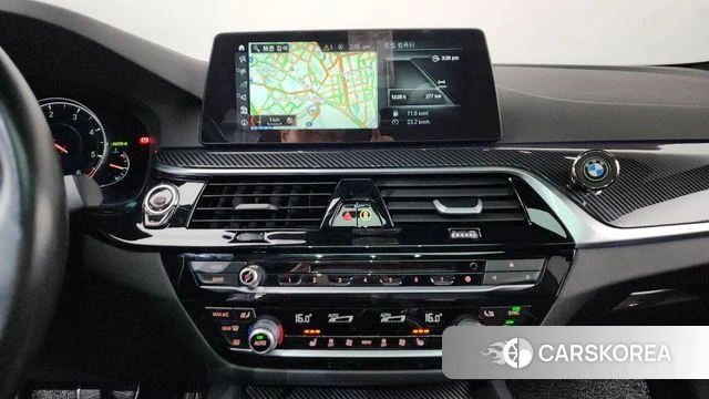 BMW 5 Series (G30) 2018 Черный из Кореи, фото 3