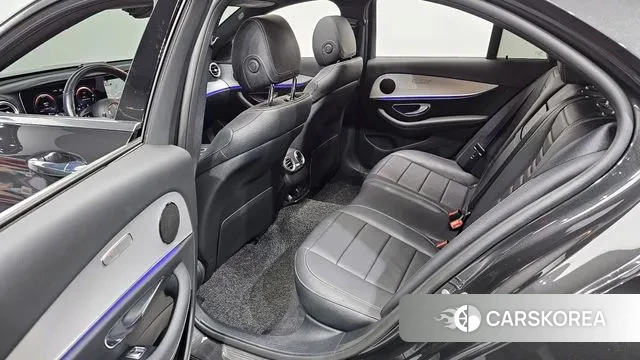 Mercedes-Benz E-Class W213 2021 Серый из Кореи, фото 3