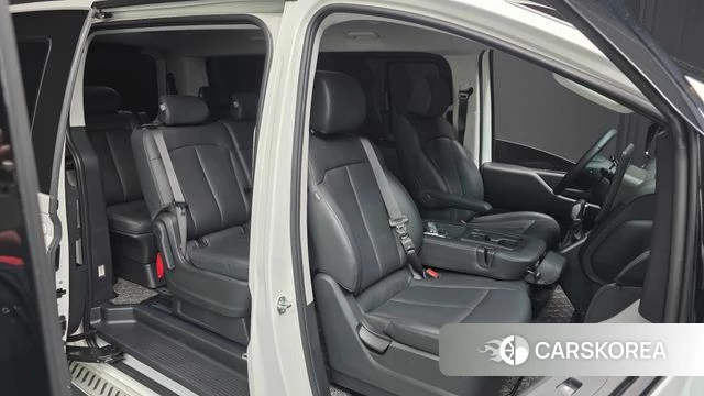 Hyundai Staria 2024 Белый из Кореи, фото 3