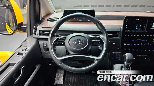 Hyundai Staria 2023 Желтый из Кореи, фото 3