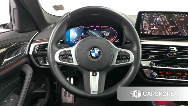 BMW 5 Series (G30) 2022 Белый из Кореи, фото 3