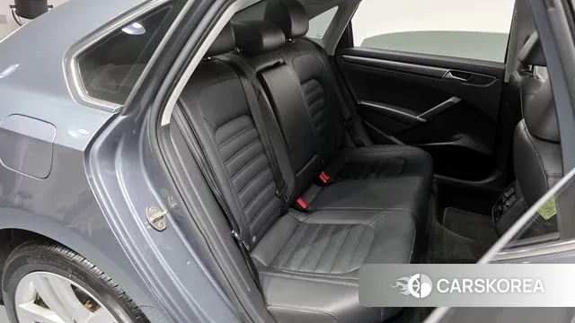 Volkswagen The New Passat 2018 Черный из Кореи, фото 3