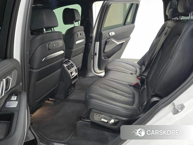 BMW X7 (G07) 2023 Белый из Кореи, фото 3