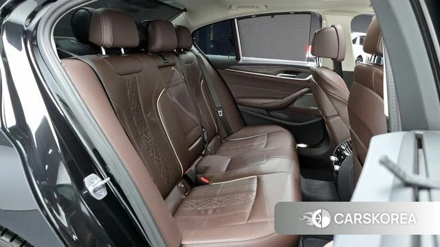 BMW 5 Series (G30) 2022 Черный из Кореи, фото 3